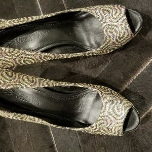 Sparkly Vera Wang Pump
